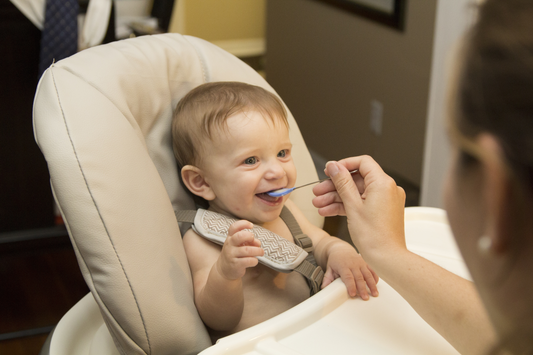 Introducing Solid Foods: A Step-by-Step Guide for New Moms